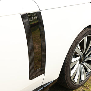 Close-up of dry carbon fiber side vent trim on Range Rover L460