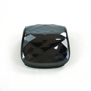 Close-up crystal gear selector luxury finish for Range Rover L460