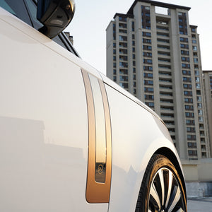 Range Rover L460 sporty exterior with dry carbon fiber side vent trim