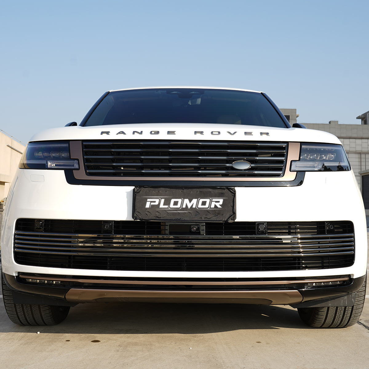 Range Rover L461 2023+ with installed SV style front grille