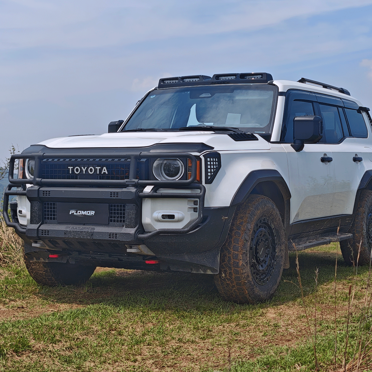 Toyota Land Cruiser 1958 four lamp roof light upgrade accessory