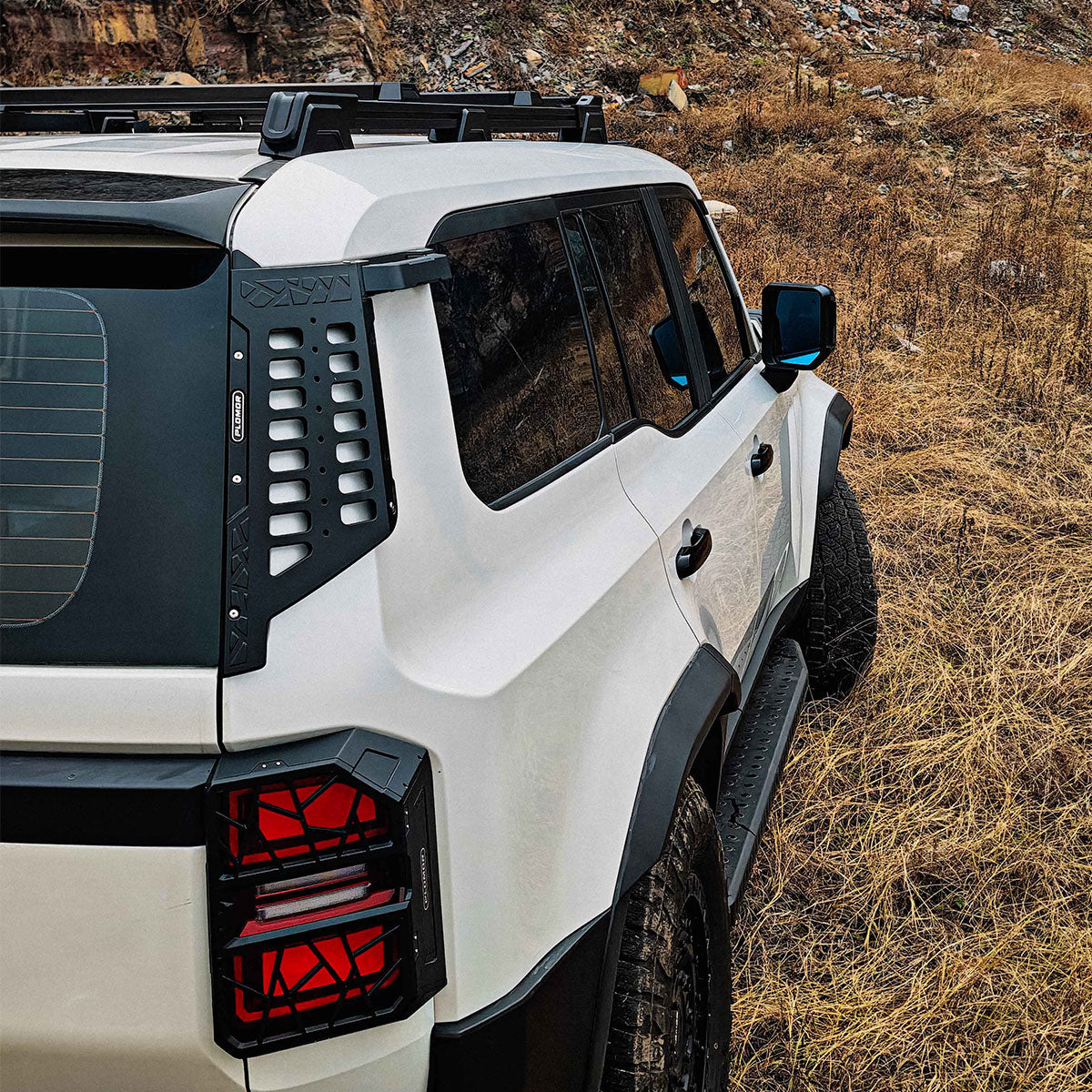 land-cruiser-lc250-tail-light-guards-rear-lamp-protection.